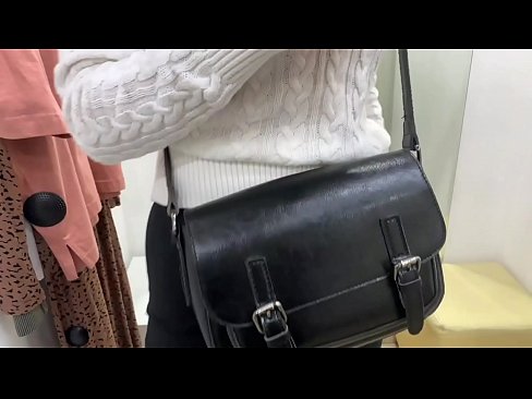 ❤️ Masturbarea în public a tinerei târfe FeralBerry cu un dildo în cabina de probă ❤ at ro.pornfuror.ru ❌